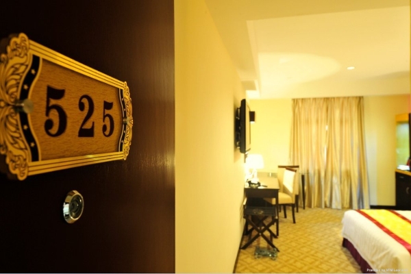 Hallmark Regency Hotel